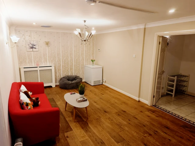 80a Bransford Avenue 1