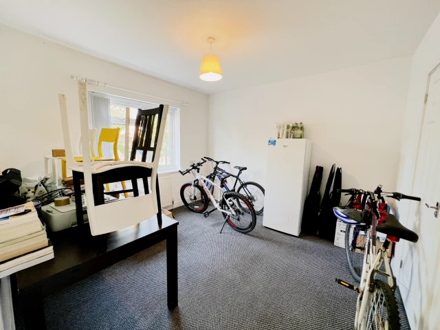 183 Charter Avenue 4