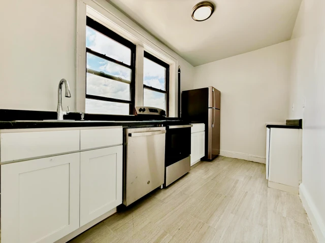 1634 Crosby Ave 3