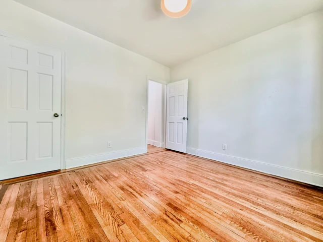 1634 Crosby Ave 4