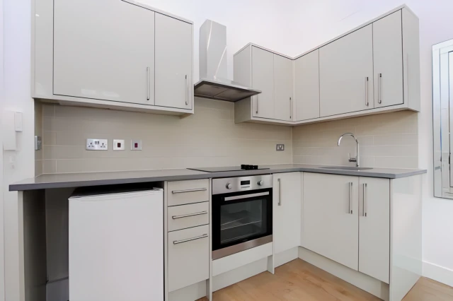 Nevern Place, Earls Court 4