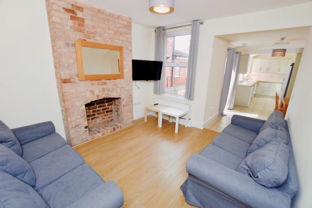1, 2, 3, 4, Bute Avenue, NG7 1QB 3