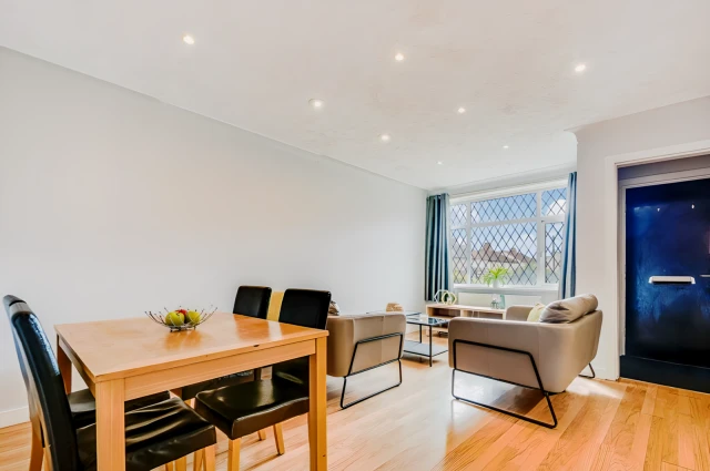 Hessle Avenue 26204# 1