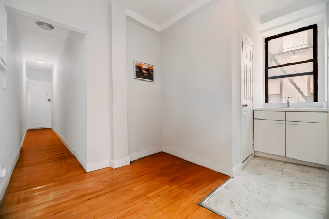 25 Thompson Street 2