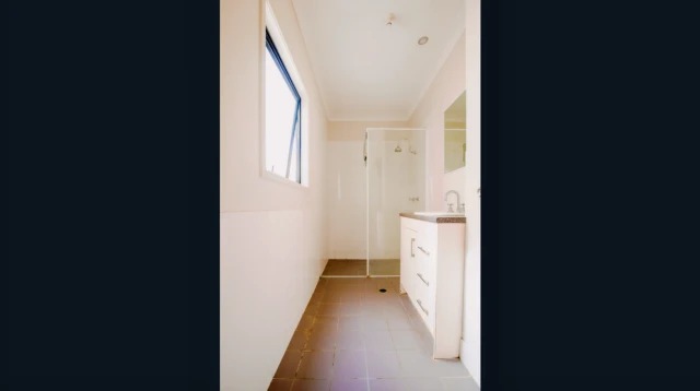 85 Munro St 4