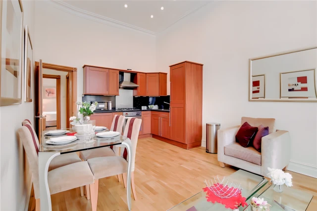 Ashburn Gardens, South Kensington 2