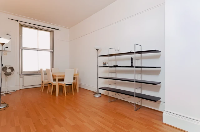 Cromwell Road, Earls Court - alojamiento para estudiantes en Londres - 2 Bed 1 Bath, Flat C, 185