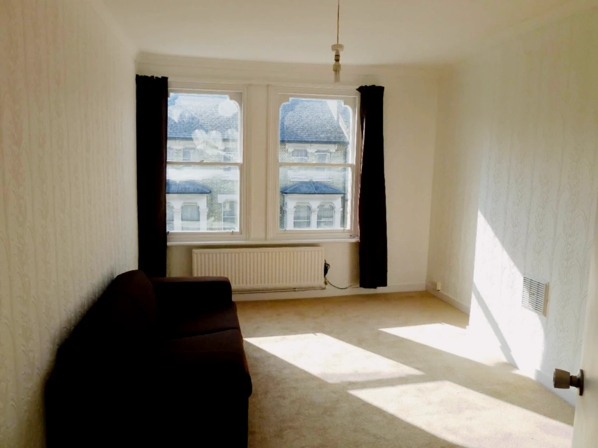UM-Lakeside road - London student accommodation