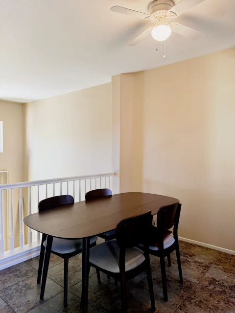 尔湾2b2.5b condo 带2车位车库和drive way 3