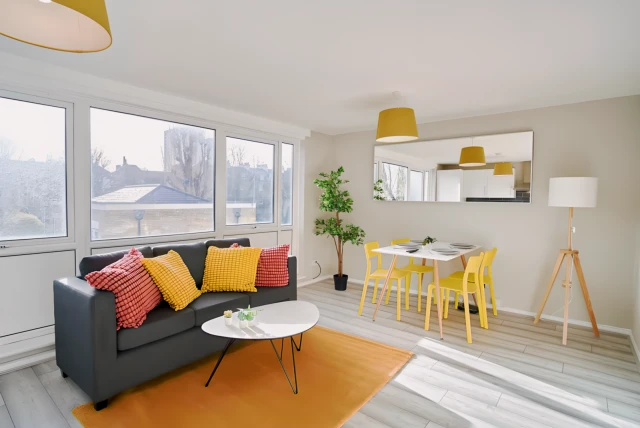 Whitton Walk 27150# 4