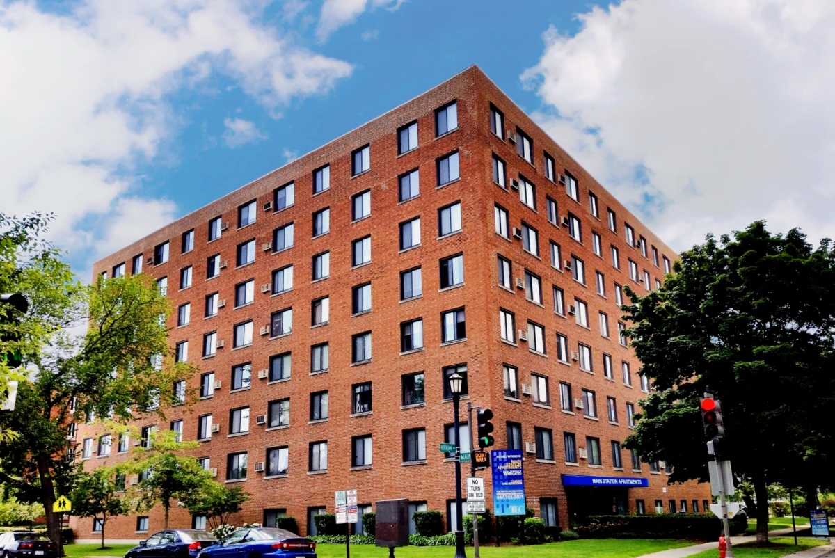 Main Station Apartments - Evanston student accommodation