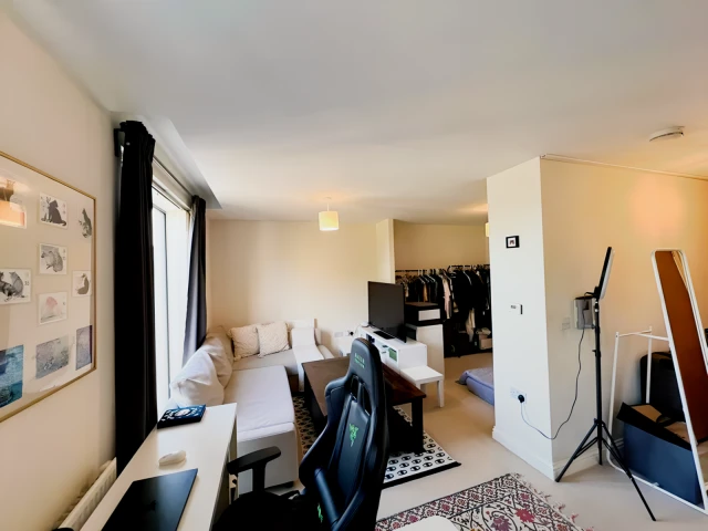 Joslin Avenue 27291# 4