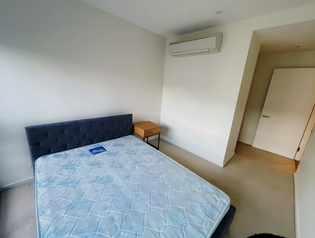 883 Collins Street 4