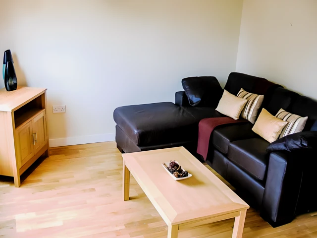 Cardigan Road 27385# 3