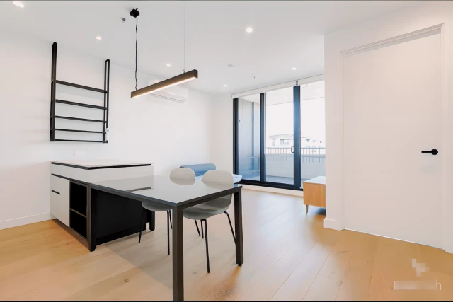 26 Foundation Boulevard 4