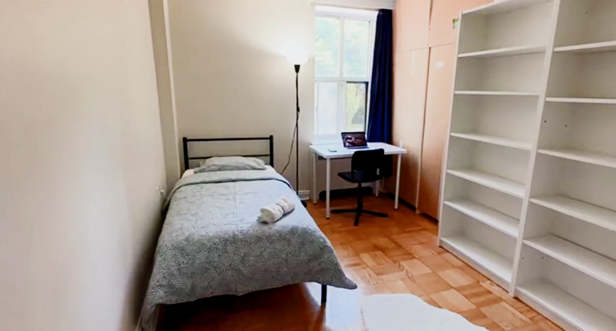 Pearson Housing -  St Clair Ave W 0