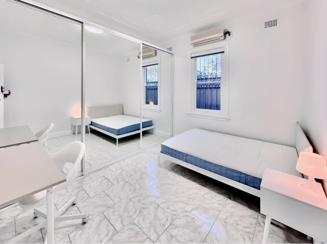 10B Borrodale Road - Sydney student accommodation - 5 bed 2 bath