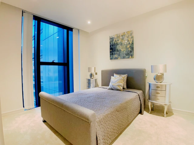 LH-Hampton tower 5404 3