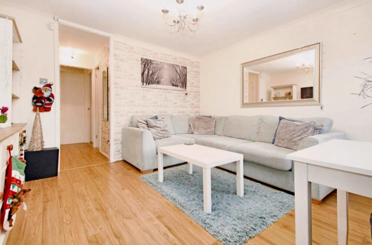LH-Clarkes Drive 0