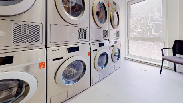 iQ Grosvenor House 3