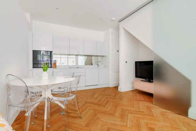 UM-Charming Mews - London student accommodation - 2 Bedroom 2 Bathroom