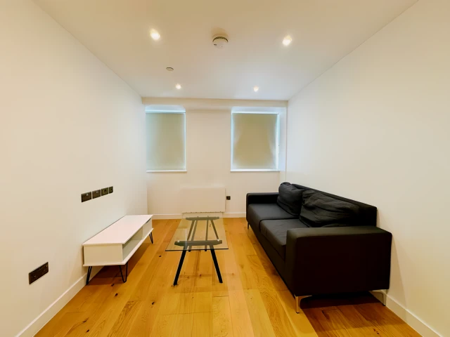 LH-Dolphin Bridge House