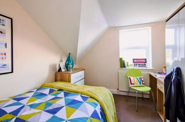 Hyde Park Road 27973# 3