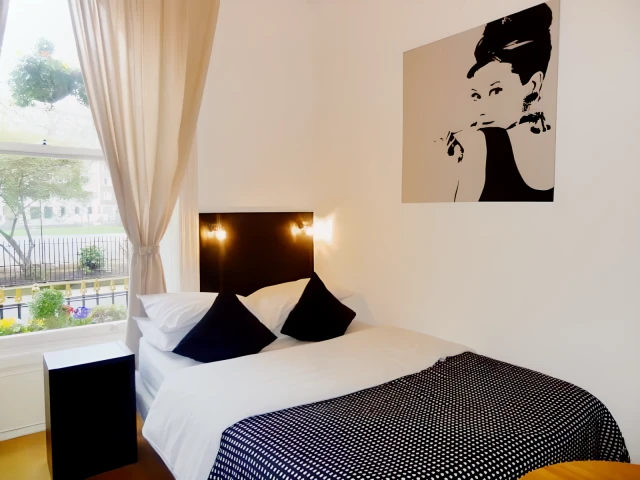 Cartwright Gardens 28150# 2