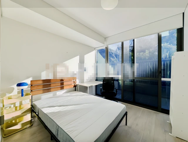 34 Rothschild Ave 4