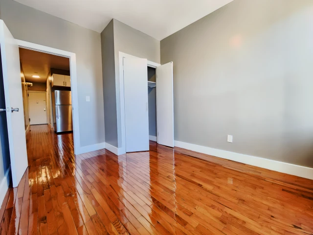 22 Saint Nicholas Pl 4