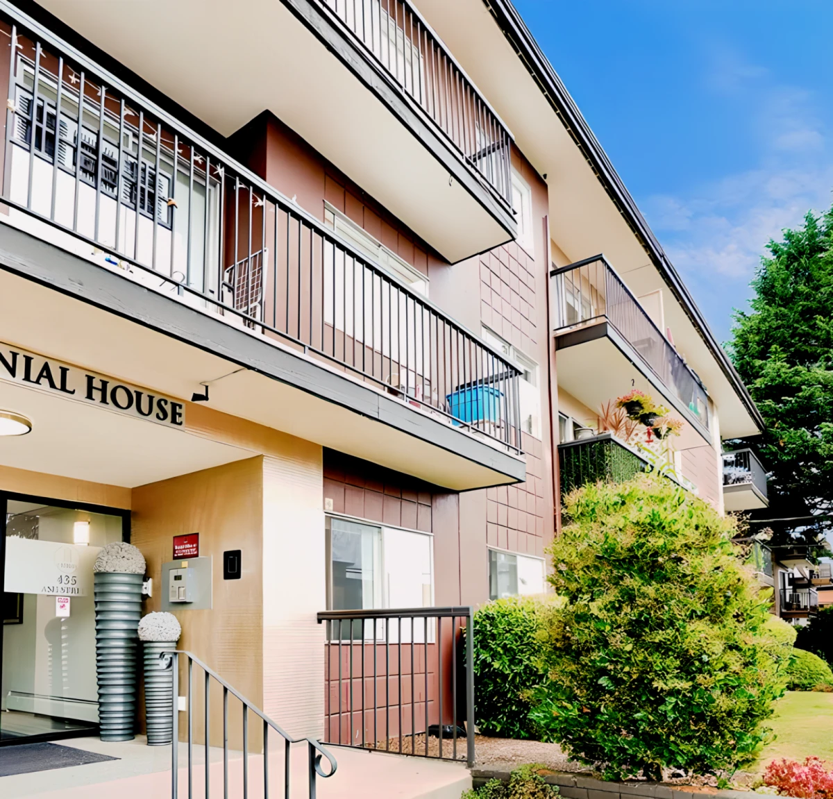 Colonial House - chỗ ở sinh viên tại New Westminster