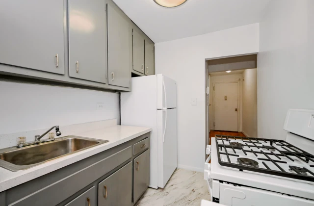 Silver Lake Apartments 4