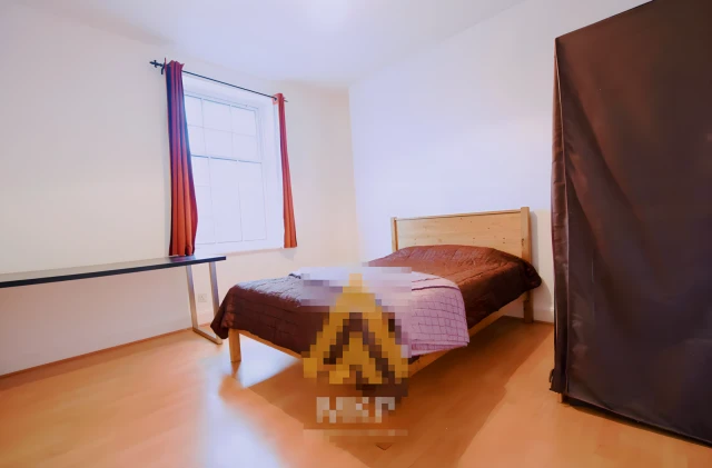 Entire Place·2B1B Flat 4 Crantock Court 1