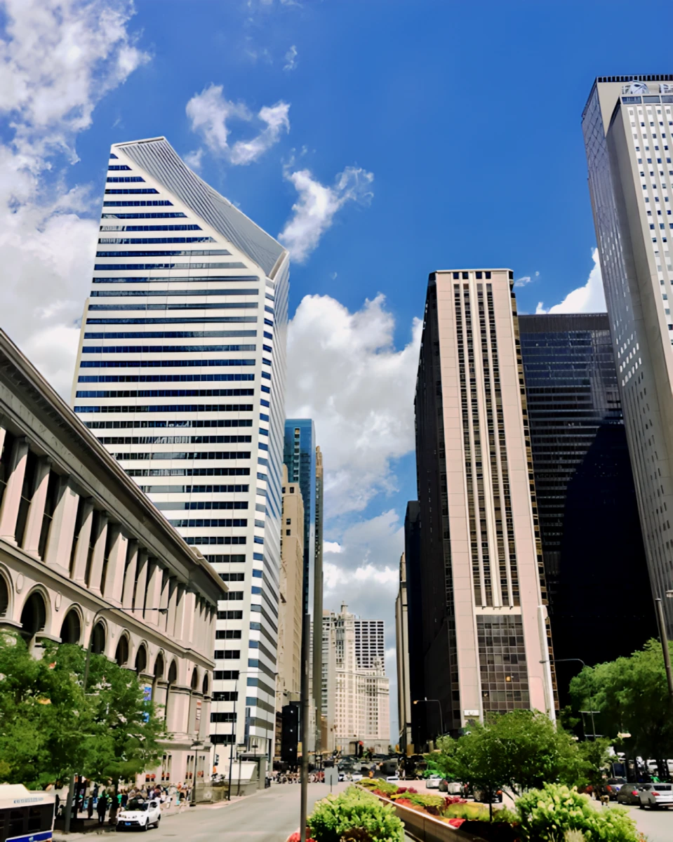 Millennium Park Plaza - Chicago student accommodation
