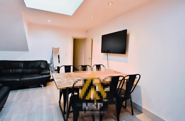 Entire Place·7B7B···247 Heeley Road, Selly Oak 1