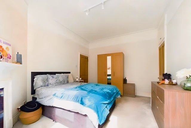 LH-Charing Cross Road 1