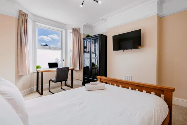 24 Montpelier Road 1