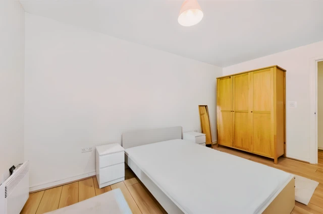 LH-3 Salamanca Place 3