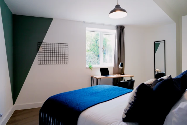 Flat 1, 328 Claremont Road 4