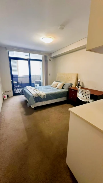 305 Anzac Parade 3