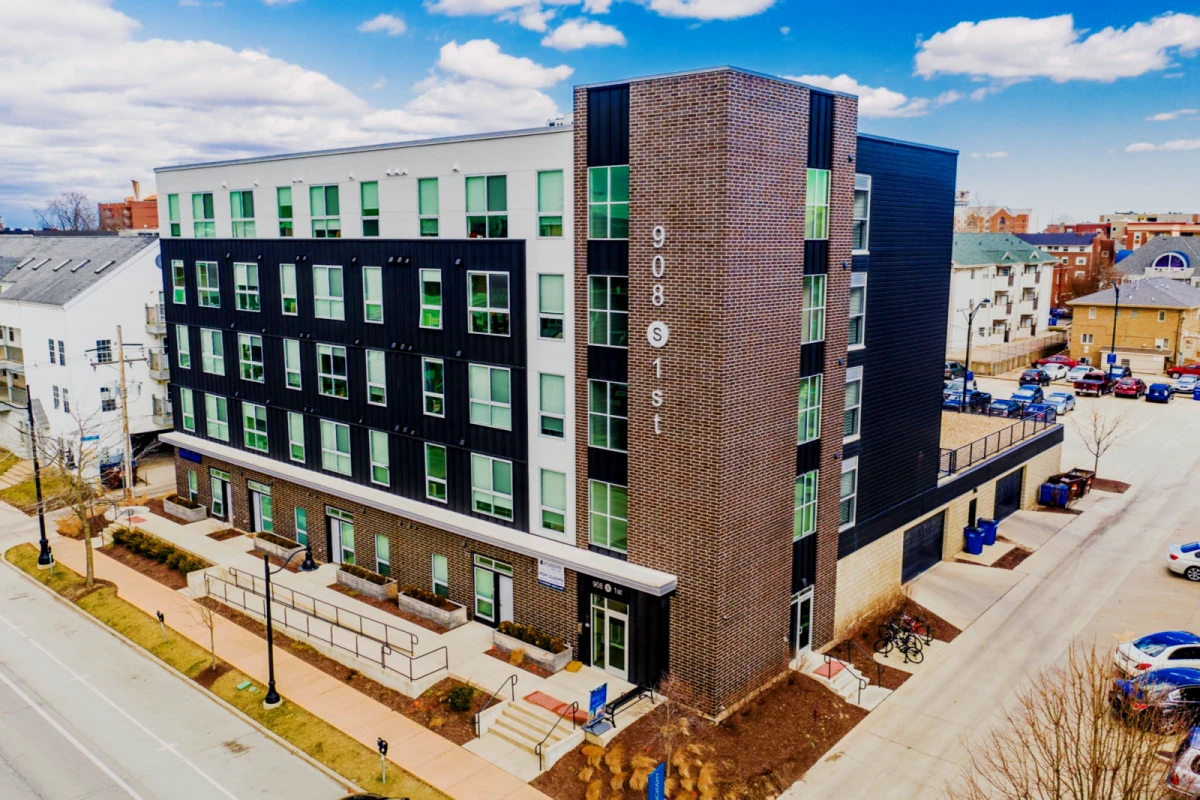 908 S First St 0
