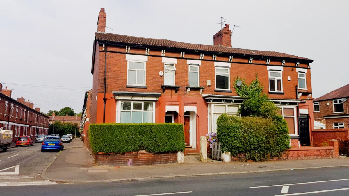 Shared Place·4B3B···Ladybarn Lane 0
