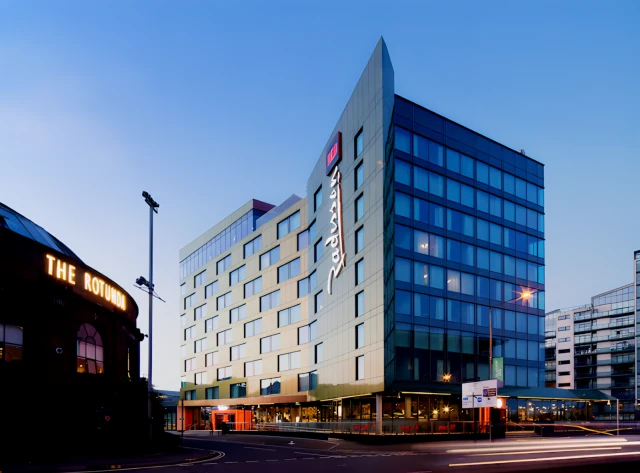 Radisson RED Glasgow 3