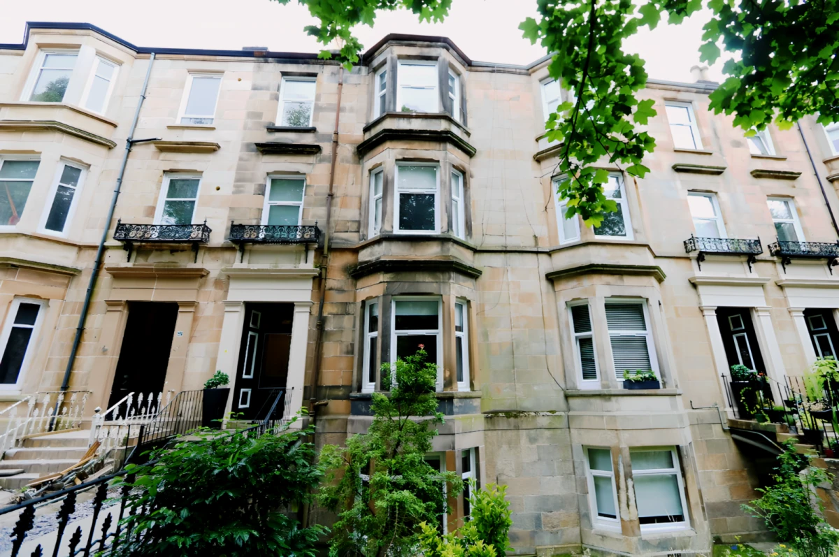 Camphill Avenue, G41 3AY 0