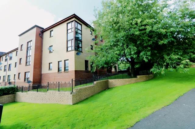 Hopehill Gardens, G20 7JR 2