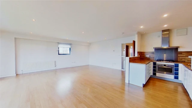 Glasgow Harbour Terraces, Glasgow, G11 2