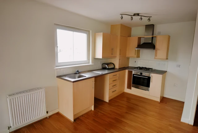 Cumbernauld Road, Dennistoun, GLASGOW, G33 2