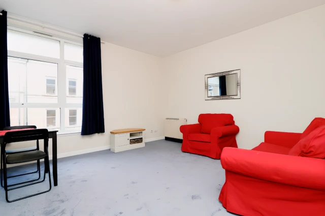 Great Western Road, G12 8EW 4