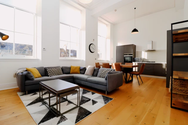 Victoria Crescent Road, G12 9JL 1