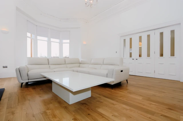 Victoria Crescent Road, G12 9JL 3